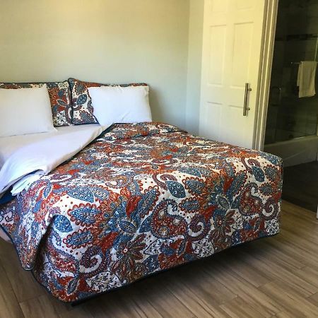 Berkeley Inn Bagian luar foto