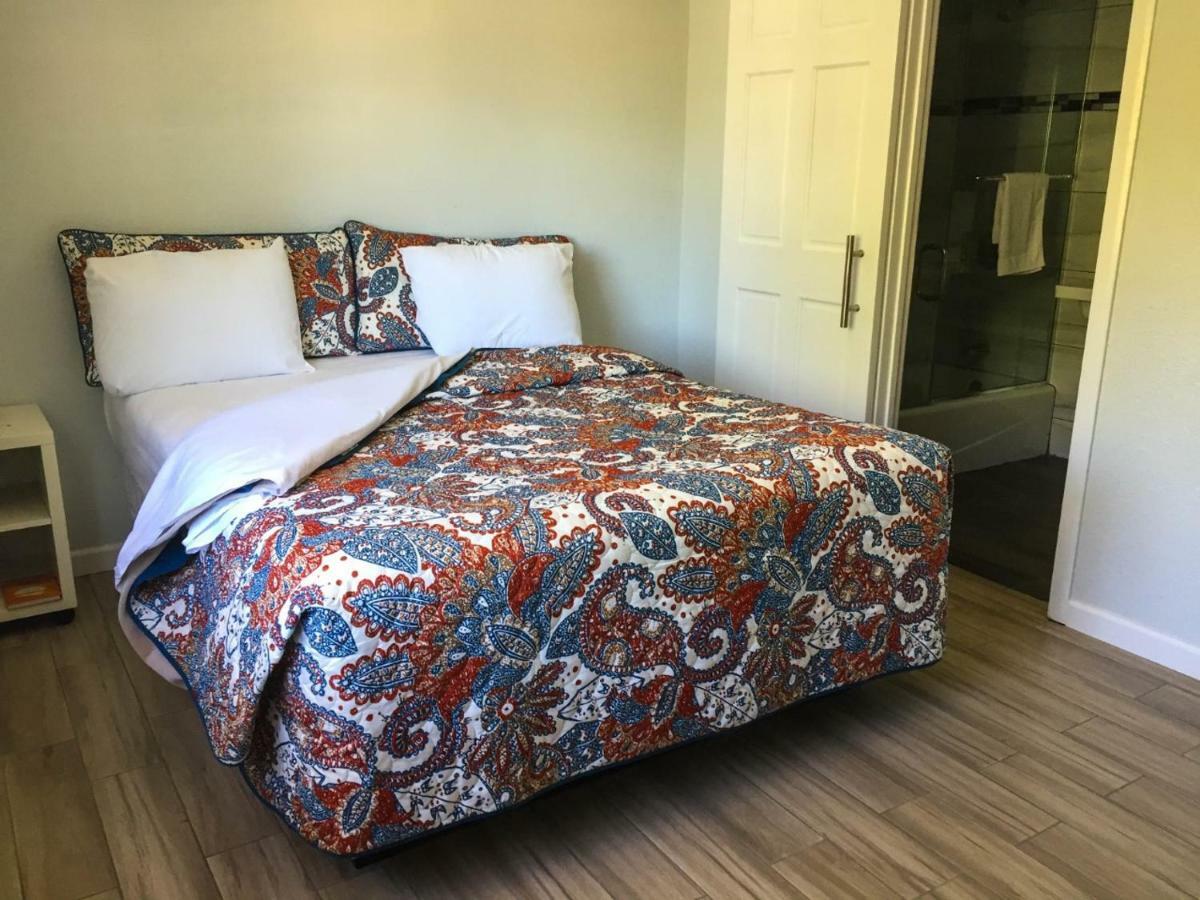 Berkeley Inn Bagian luar foto